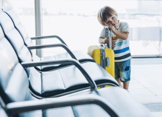 Cum să gestionați întârzierile de călătorie cu copiii?